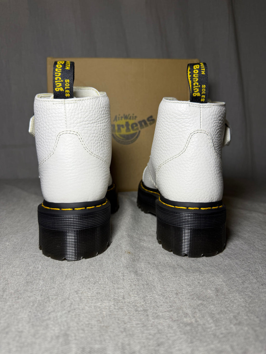 Dr. Martens Devon Flower White Pisa Leather
Platform Boots EU 38 - New in Box