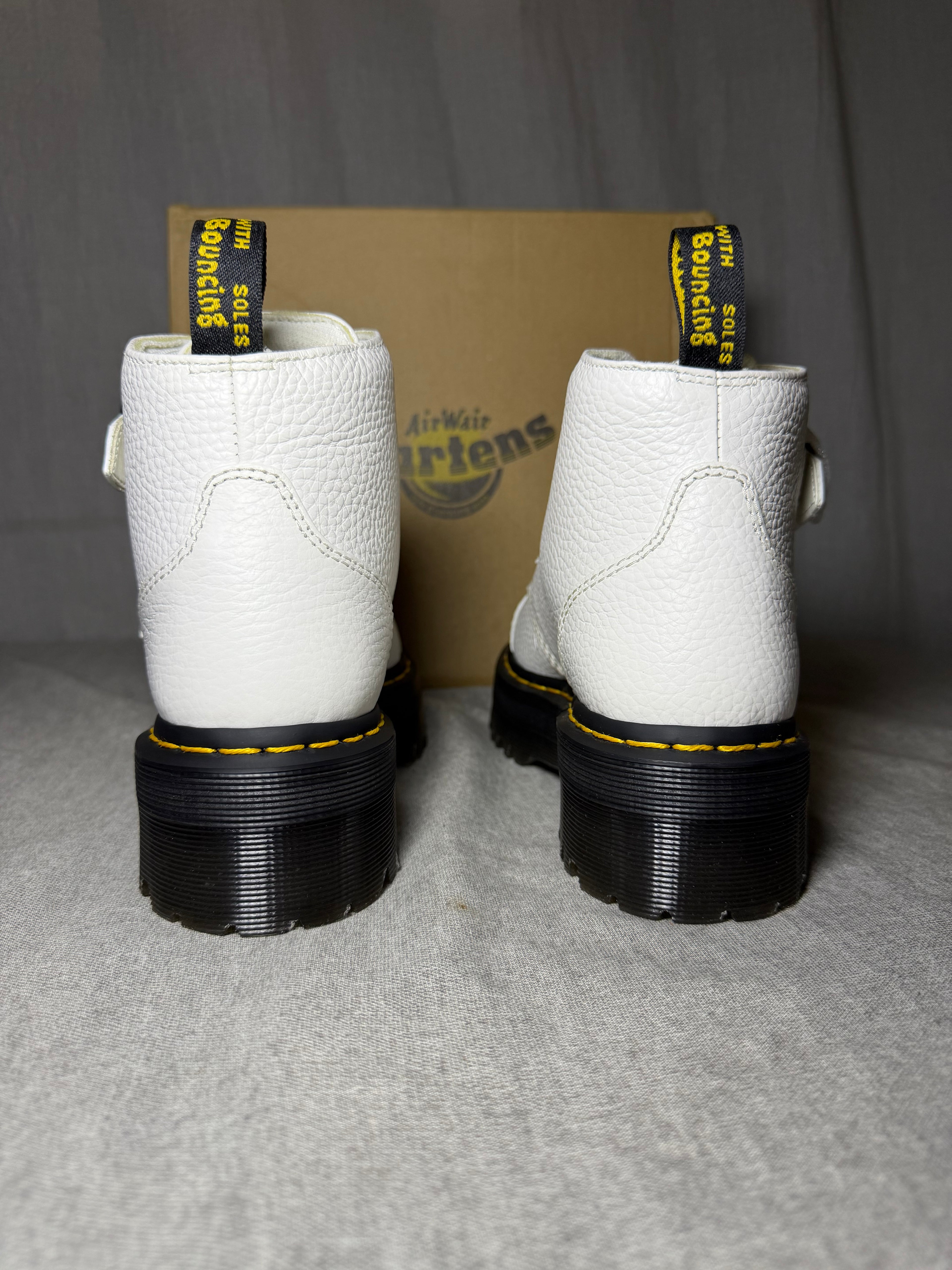 Dr. Martens Devon Flower White Pisa Leather
Platform Boots EU 38 - New in Box