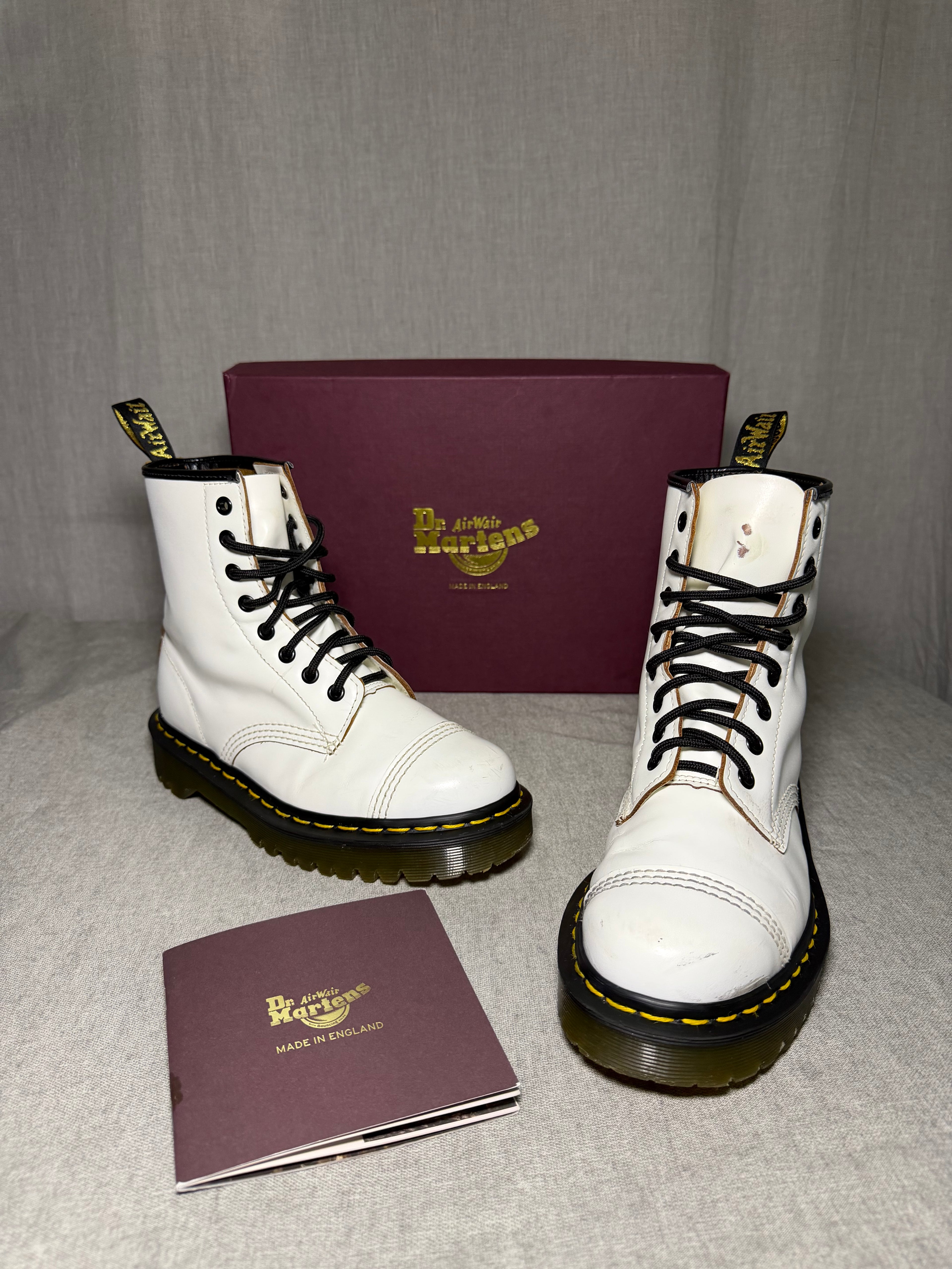 Dr. Martens 1460 Toe Cap Bex Made in England
EU 38 - Good Condition with original packaging
