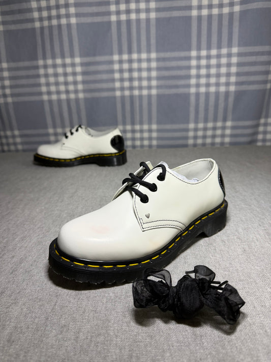 Dr. Martens 1461 Hearts Leather Oxford Shoe - White/Black Size 36