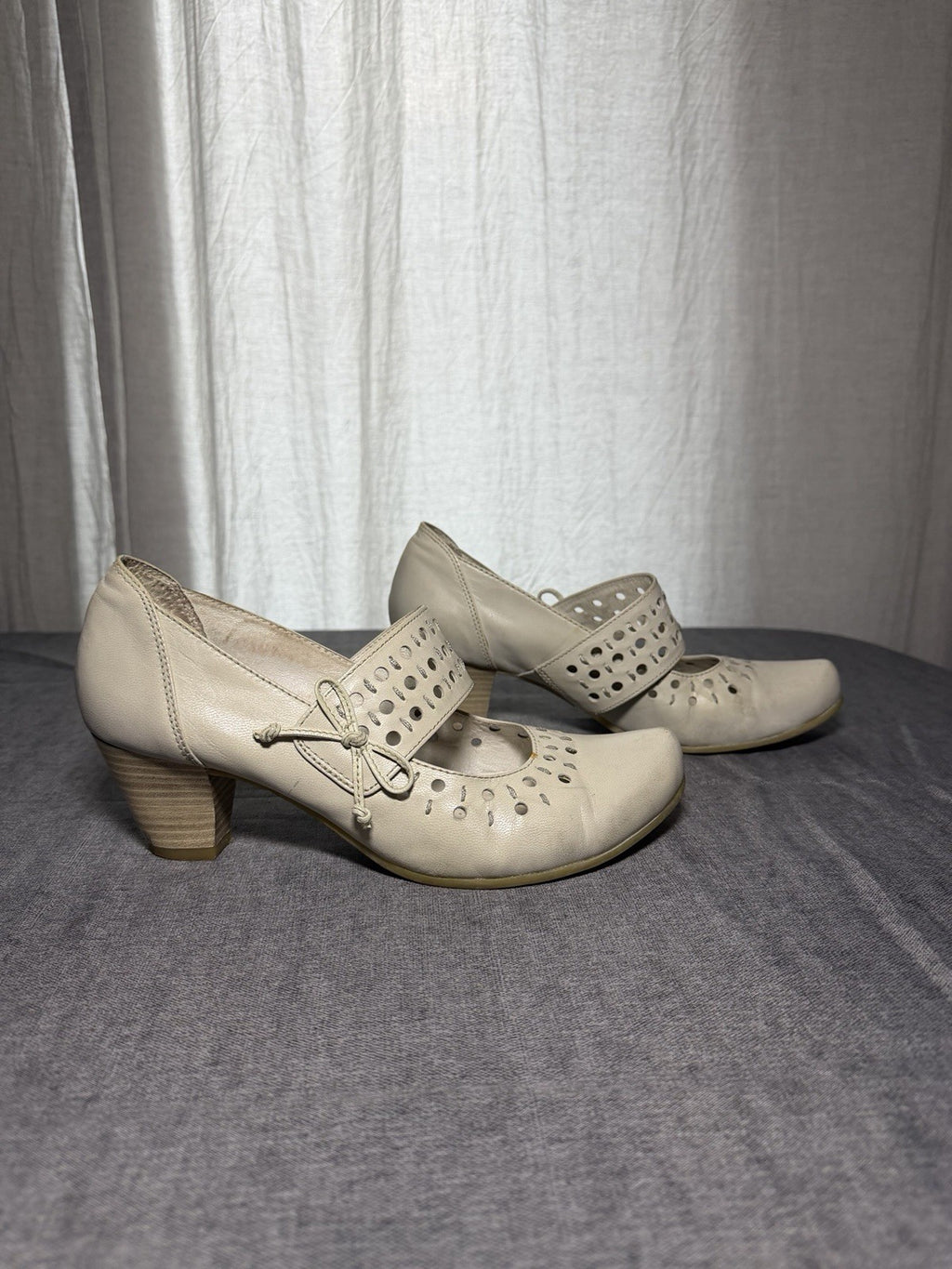 CAPRICE Cream Leather Mary Jane Heels - EUR 38.5 UK 5.5 - "Walking on Air"