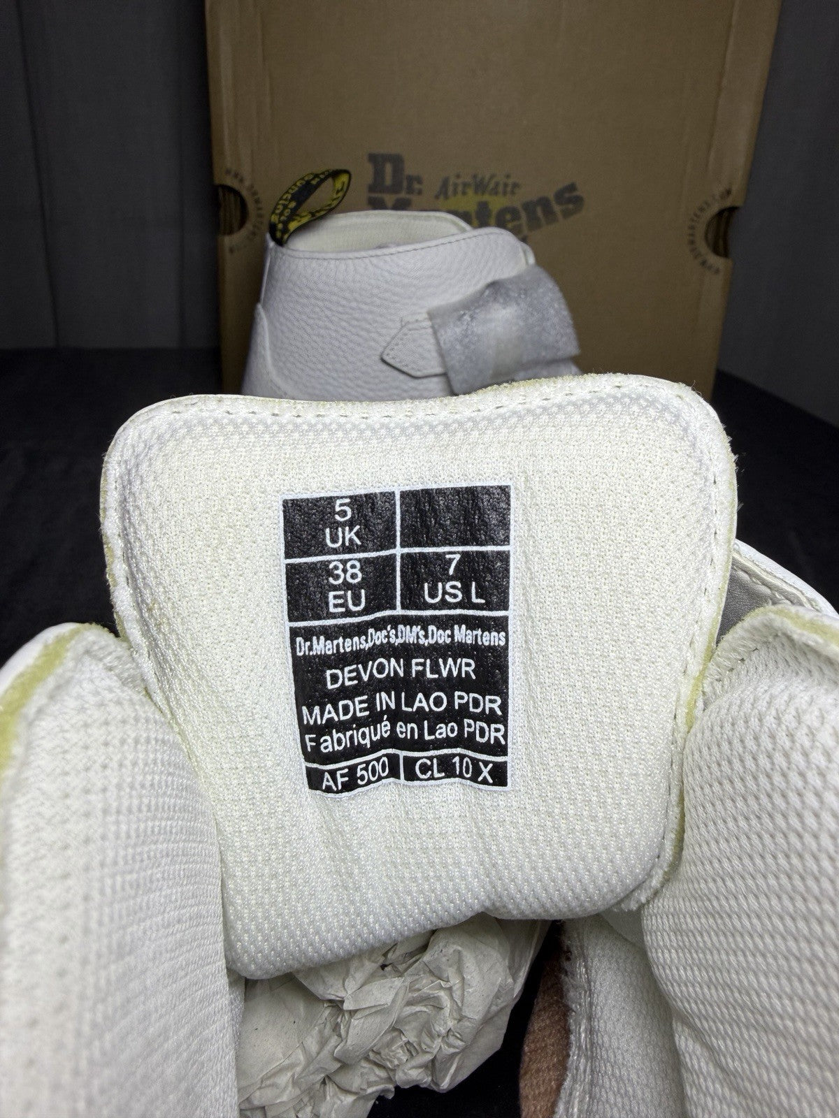 Dr. Martens Devon FLWR White Leather Platform Boots Flower Buckle EU 38