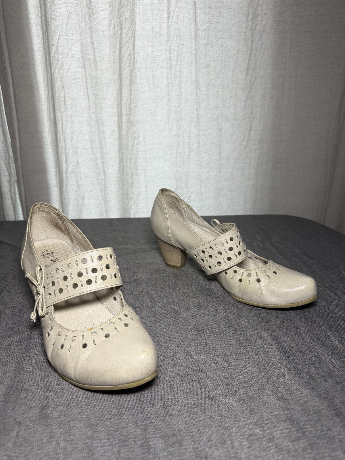 CAPRICE Cream Leather Mary Jane Heels - EUR 38.5 UK 5.5 - "Walking on Air"