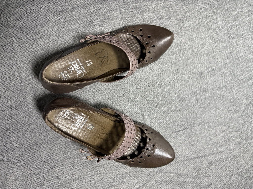 CAPRICE Brown Leather Mary Jane Pumps - EUR 38.5 UK 5.5 - "Walking on Air"