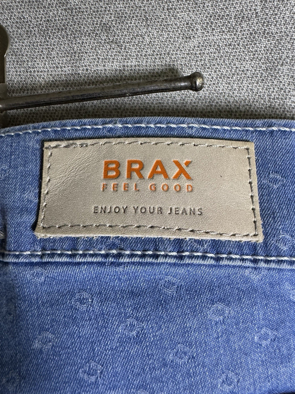 Brax Feel Good Shakira Women's Jeans Size US 31/30 Blue Geometric Pattern