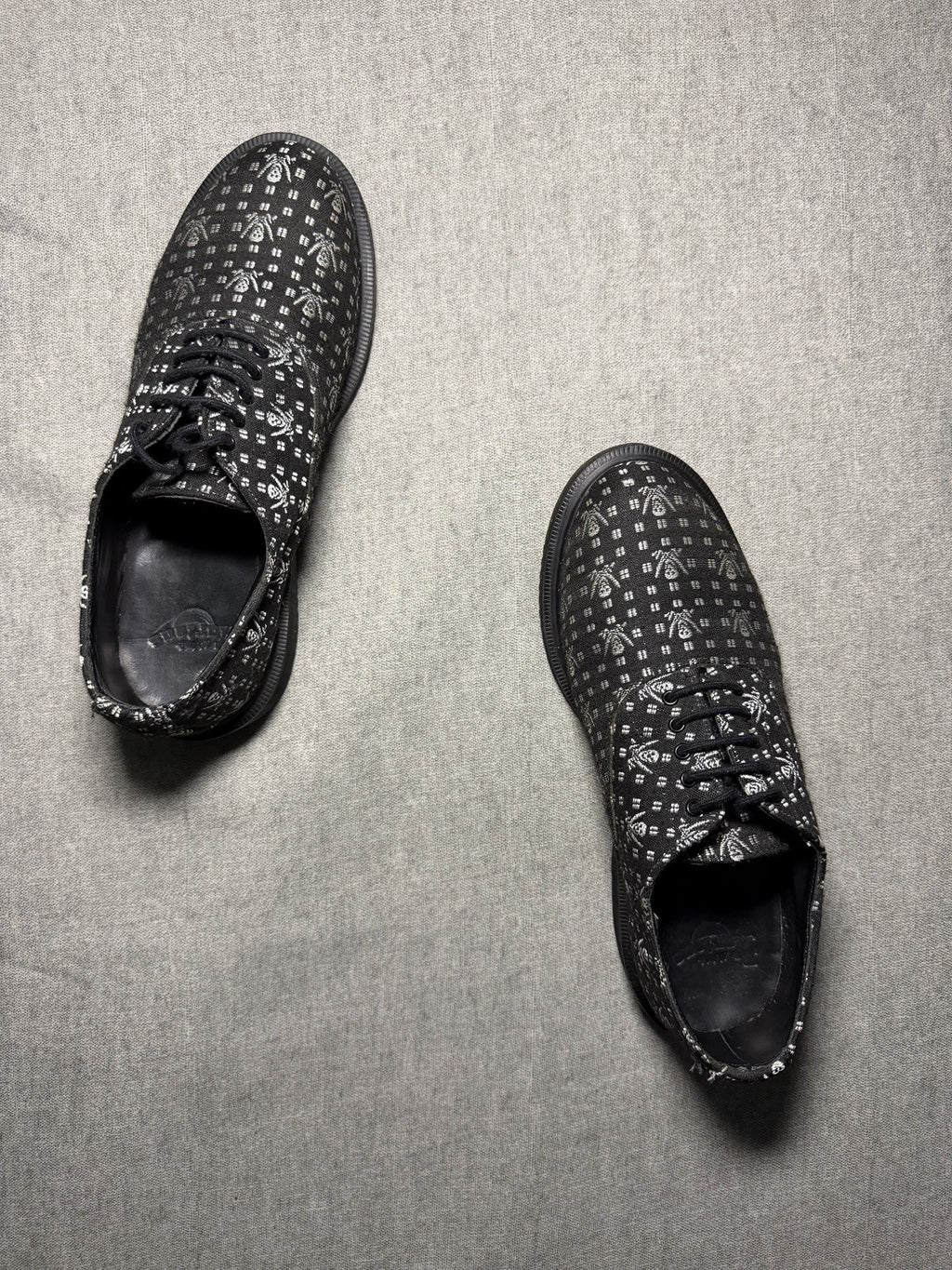 Dr. Martens Briar Oxford Shoes Black Skull Crossbones Canvas Size UK 3 EU 36