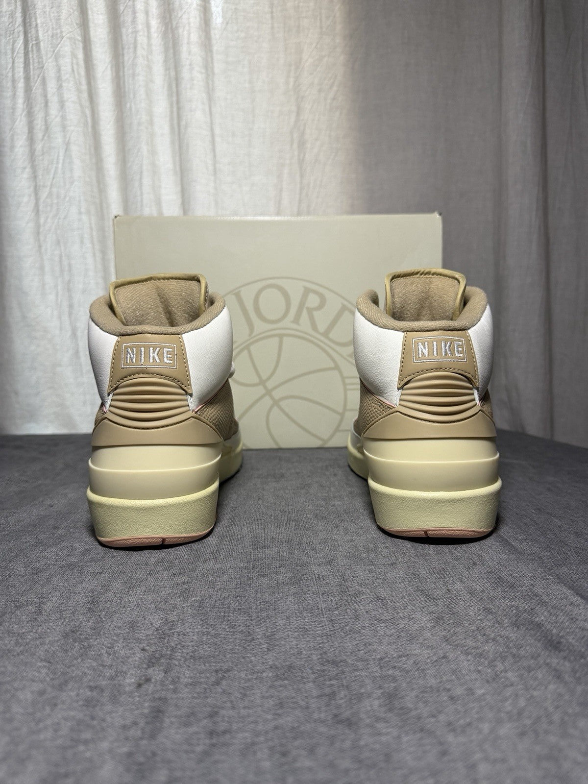 Nike Air Jordan Wmns Air Jordan 2 Retro Sail/desert-sunset Haze-muslin EU 43 