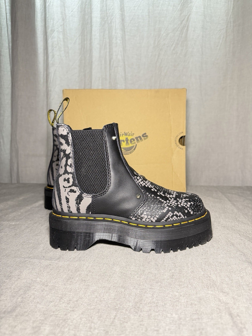 Dr Martens 2976 Quad Animal Clash Platform Chelsea Boots Womens EU 36 US 5 New