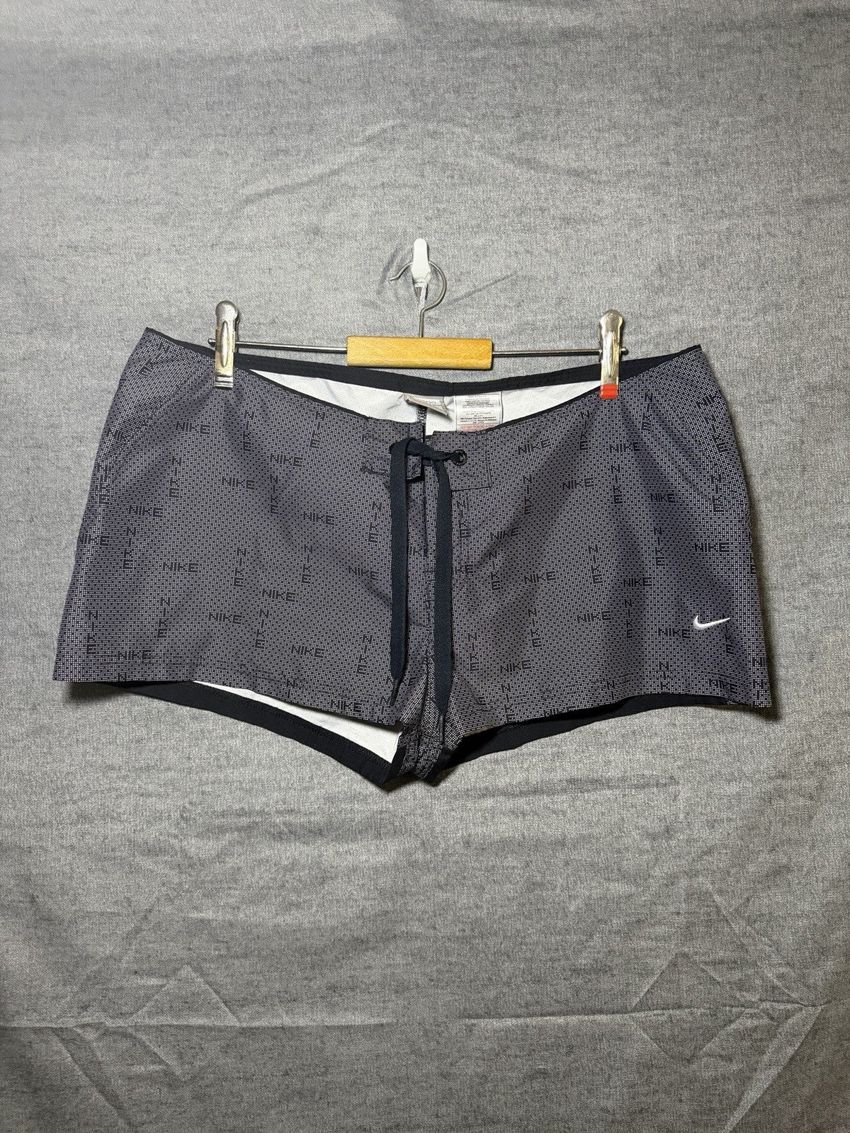Nike Women's XXL Board Shorts Swim Black Gray All Over Print Spellout