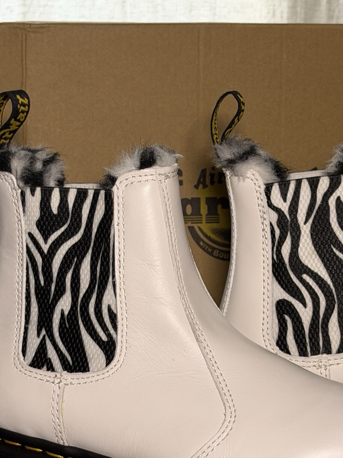Dr. Martens 2976 Leonore Women's Faux Fur Lined Chelsea Boots White Zebra UK 4
