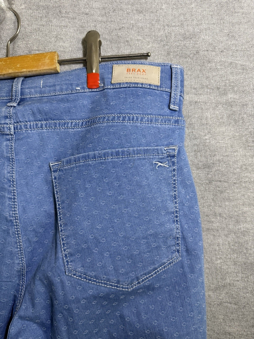 Brax Feel Good Shakira Women's Jeans Size US 31/30 Blue Geometric Pattern
