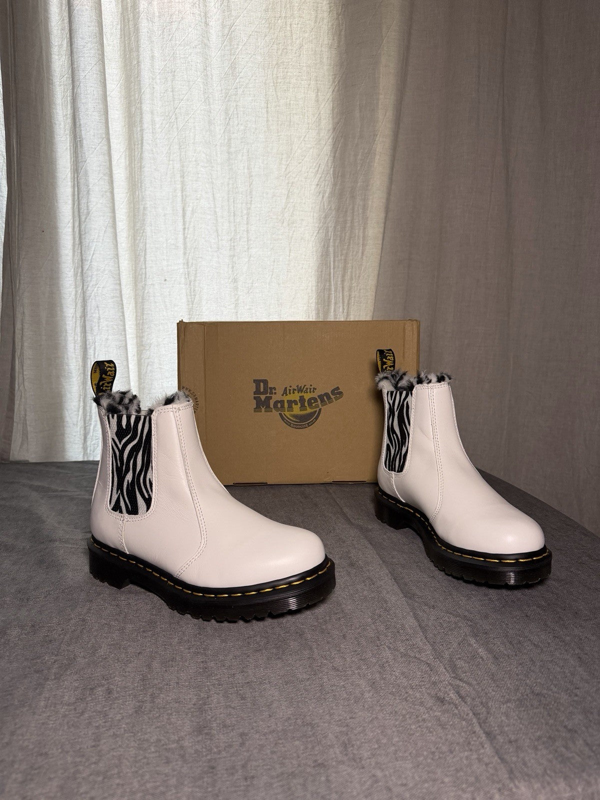 Dr. Martens 2976 Leonore Women's Faux Fur Lined Chelsea Boots White Zebra UK 4