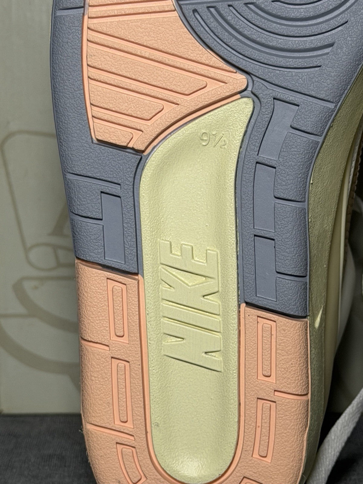 Nike Air Jordan Wmns Air Jordan 2 Retro Sail/desert-sunset Haze-muslin EU 43 