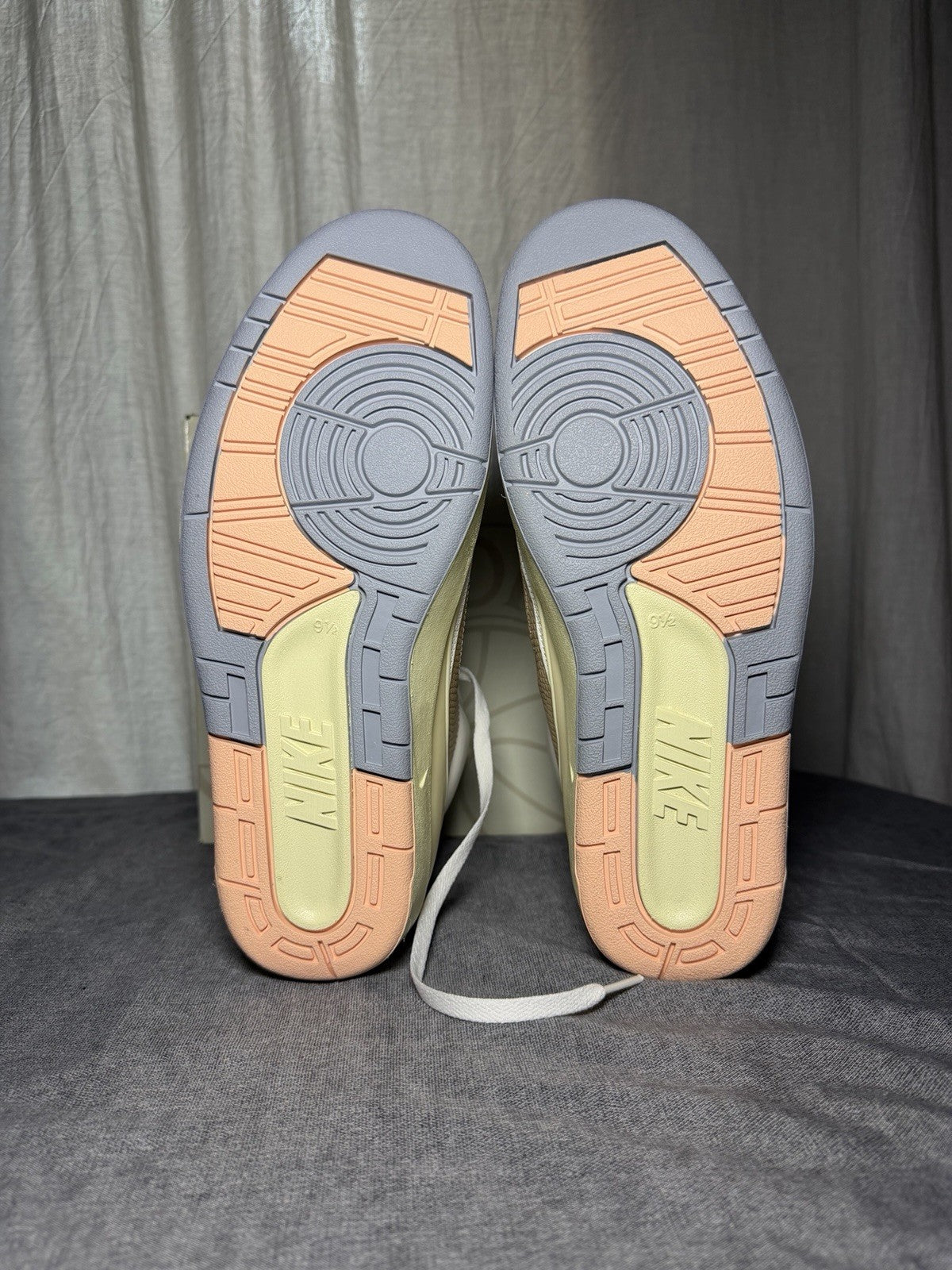 Nike Air Jordan Wmns Air Jordan 2 Retro Sail/desert-sunset Haze-muslin EU 43 