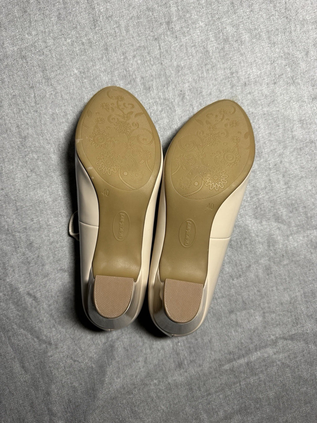 Graceland Beige Patent T-Strap Block Heel Pumps Womens Size EU 40 Vintage Style