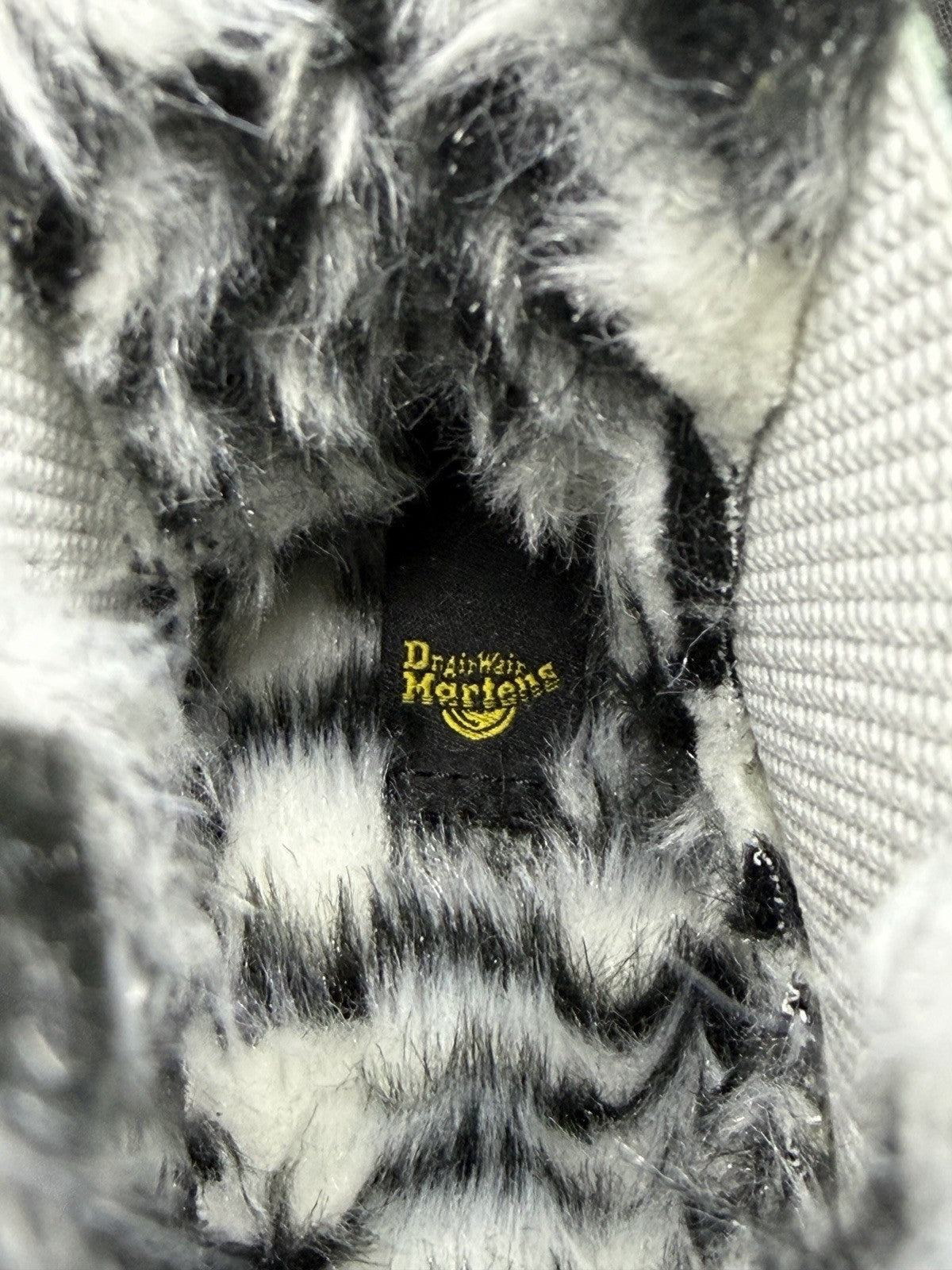 Dr. Martens 2976 Leonore Women's Faux Fur Lined Chelsea Boots White Zebra UK 4