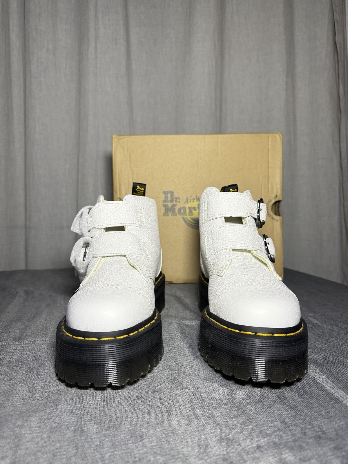 Dr. Martens Devon FLWR White Leather Platform Boots Flower Buckle EU 38