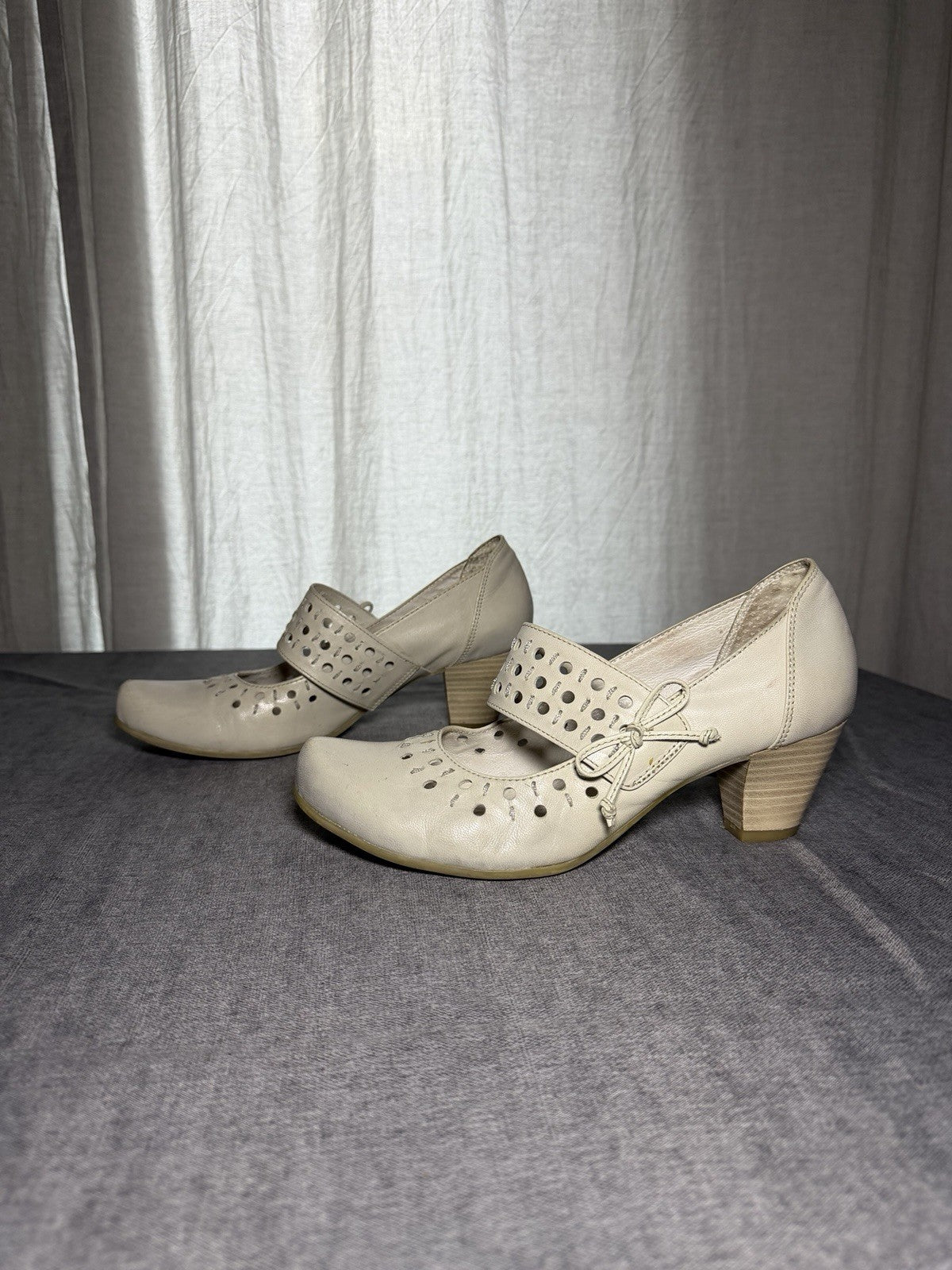 CAPRICE Cream Leather Mary Jane Heels - EUR 38.5 UK 5.5 - "Walking on Air"