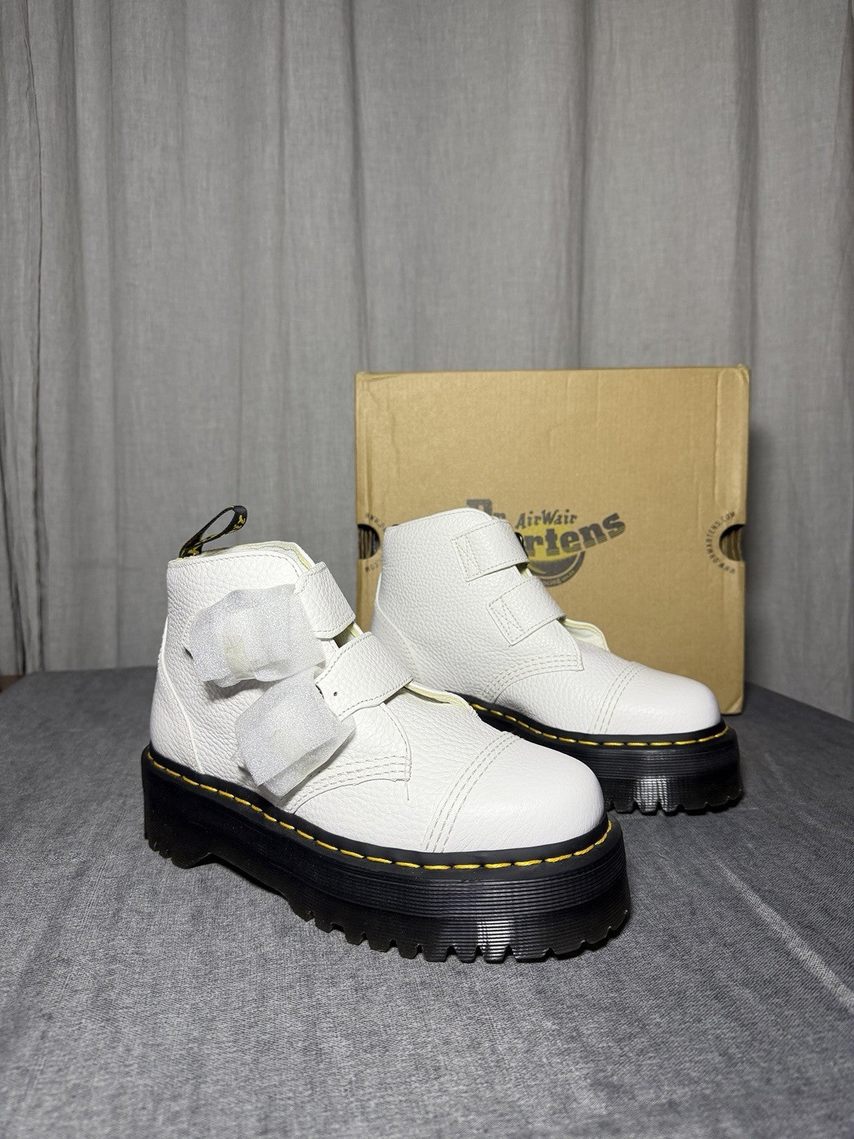 Dr. Martens Devon FLWR White Leather Platform Boots Flower Buckle EU 38