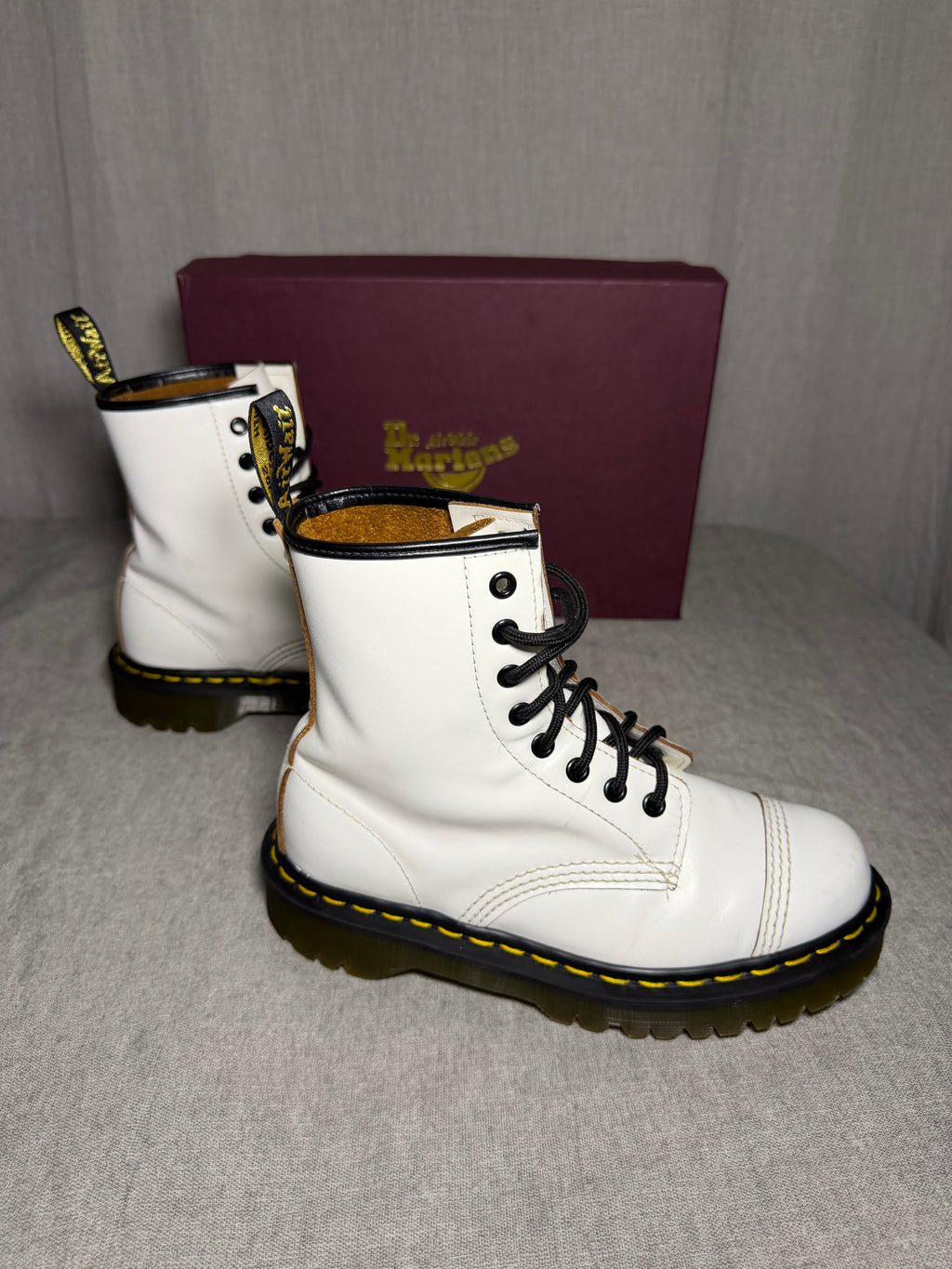 Dr. Martens 1460 Toe Cap Bex Made in England
EU 38 - Good Condition with original packaging