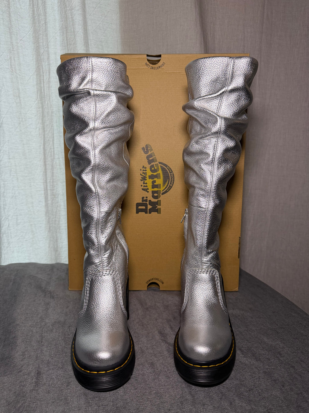 Dr. Martens Kasey Silver Metallic Slouch Heeled
Boots EU 36