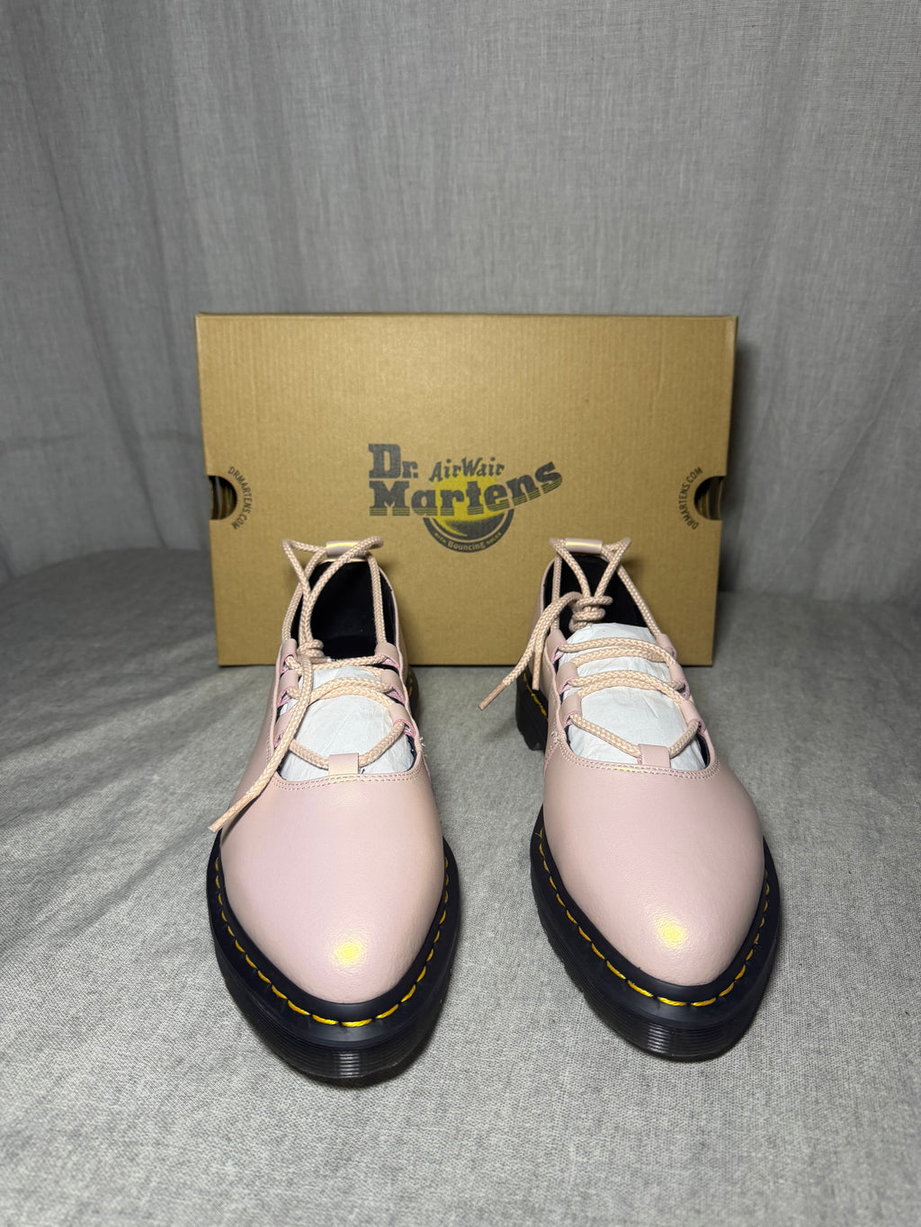 Dr. Martens Elphie II Pointed Lace-Up Shoes
Powder Pink EU 43 UK 9 US 11 Women