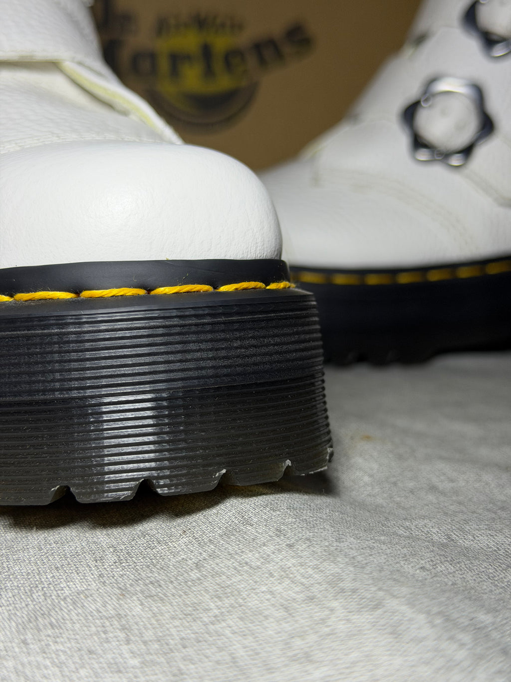 Dr. Martens Devon Flower White Pisa Leather
Platform Boots EU 38 - New in Box