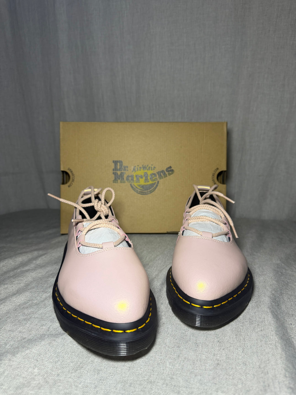 Dr. Martens Elphie II Pointed Lace-Up Shoes
Powder Pink EU 43 UK 9 US 11 Women