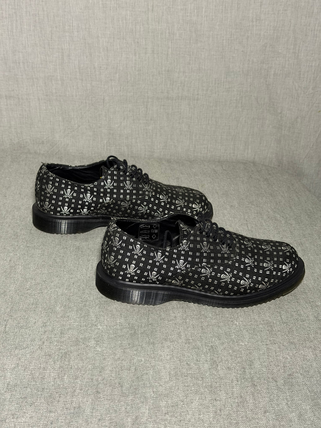Dr. Martens Briar Skull & Crossbones Canvas
Oxford Shoes (EU 36 UK 6.5)