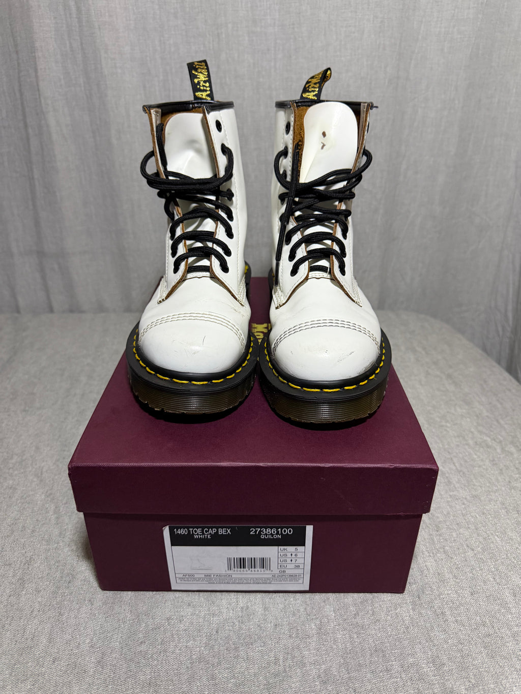 Dr. Martens 1460 Toe Cap Bex Made in England
EU 38 - Good Condition with original packaging