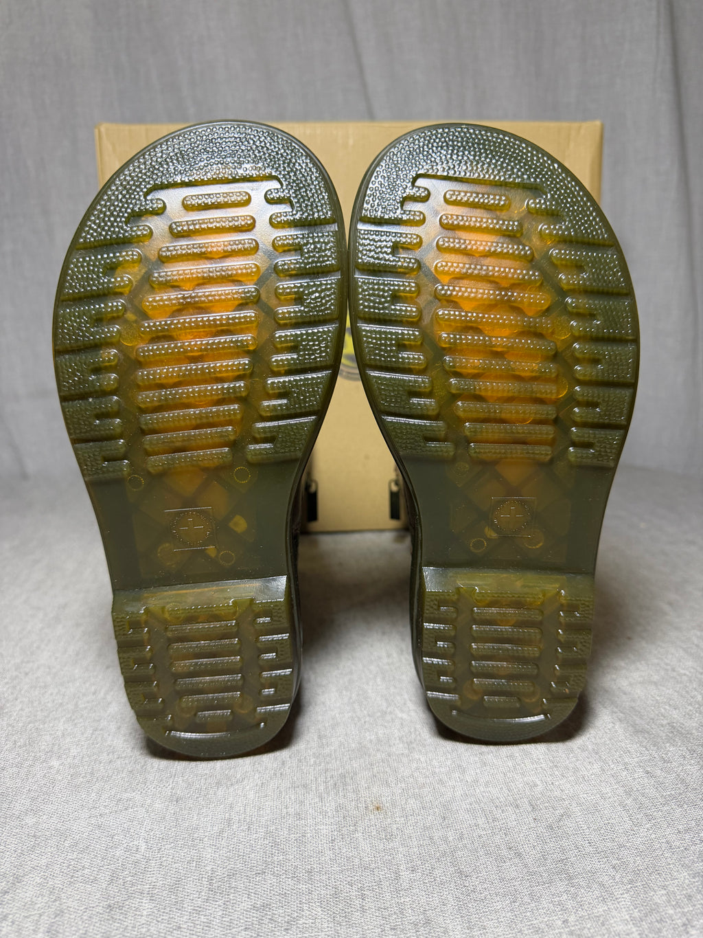 Dr. Martens Vaux Mid Brown Lux Leather Boots
EU 37 - New in Box