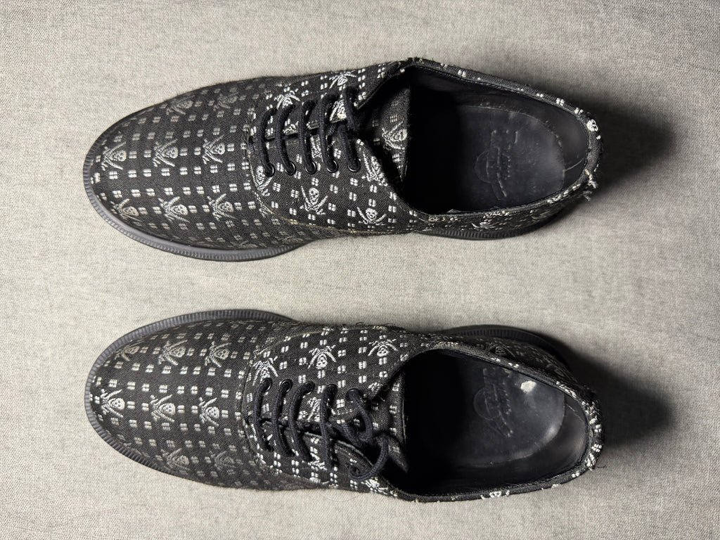Dr. Martens Briar Skull & Crossbones Canvas
Oxford Shoes (EU 36 UK 6.5)