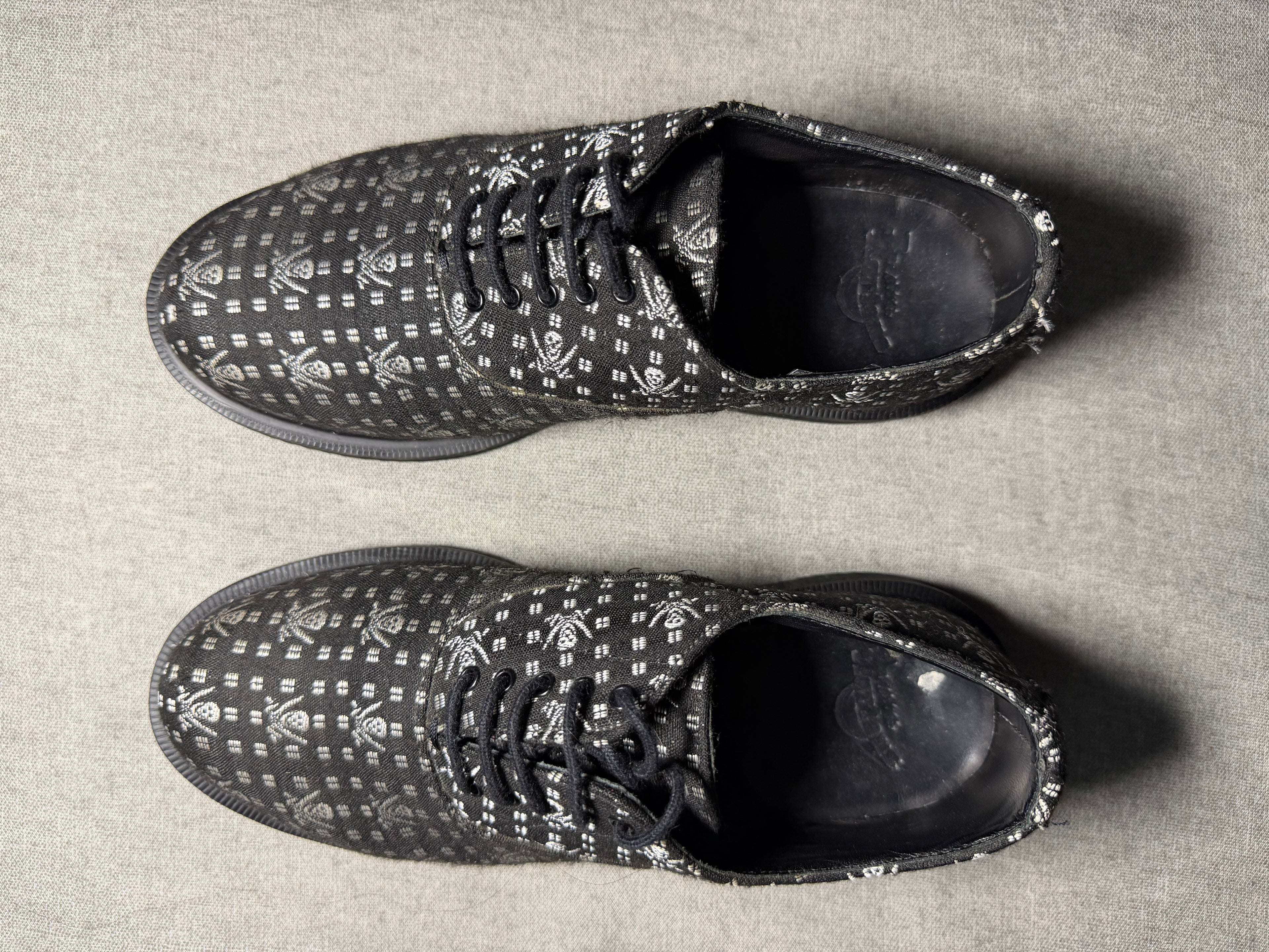 Dr. Martens Briar Skull & Crossbones Canvas
Oxford Shoes (EU 36 UK 6.5)