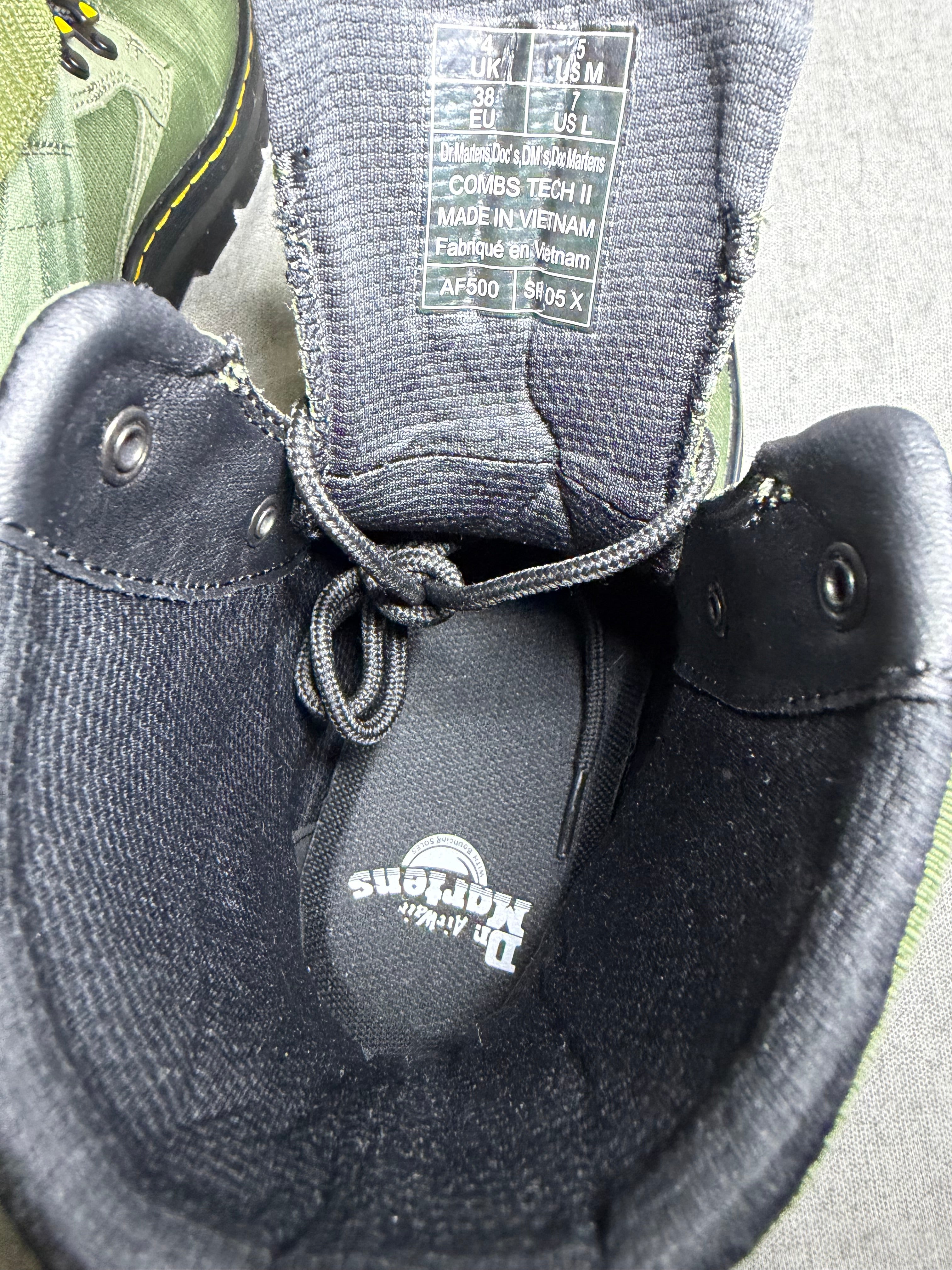 Dr. Martens Combs Tech II Utility Boots Olive
Green EU 38 UK 4 US 7