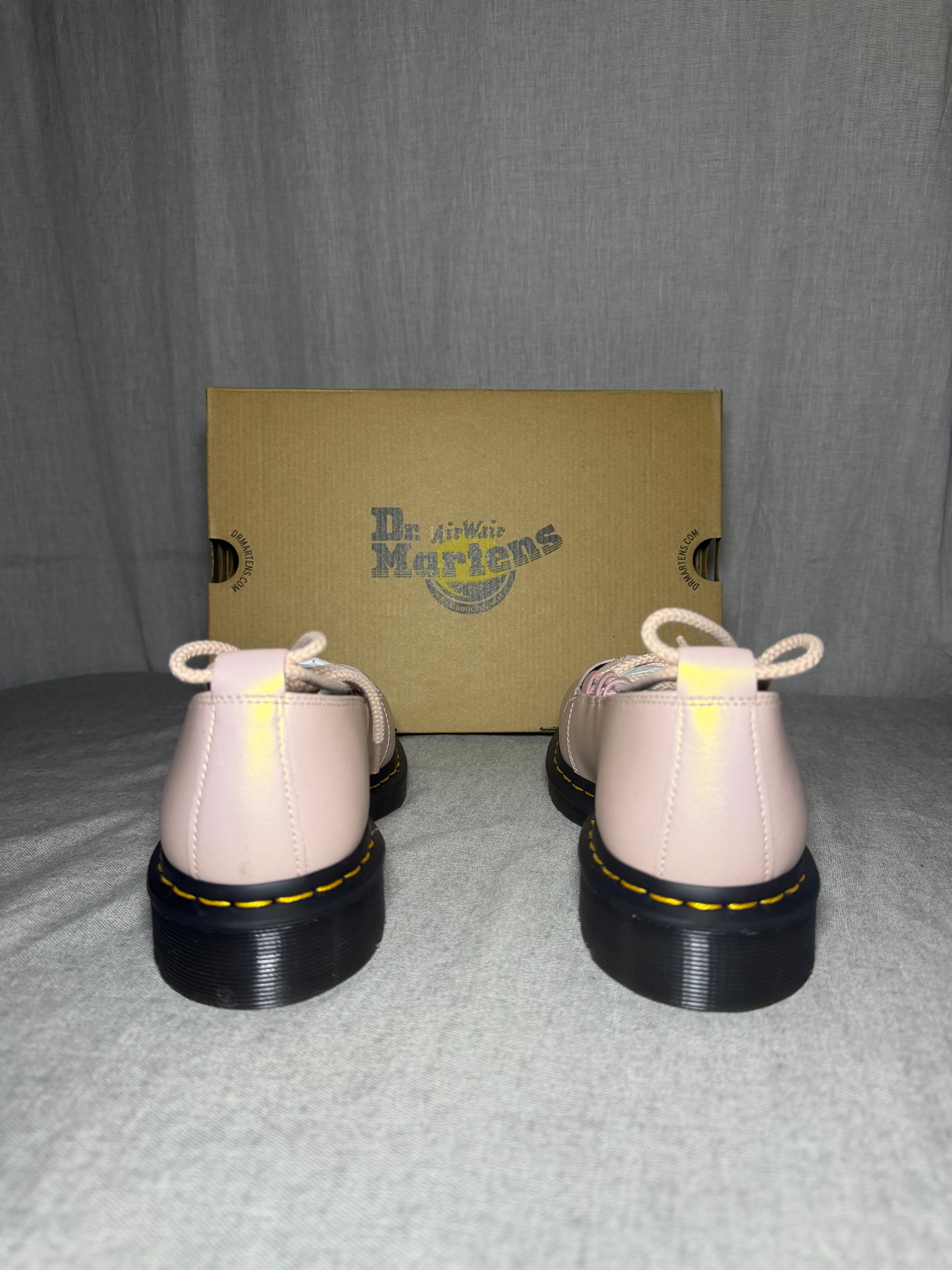Dr. Martens Elphie II Pointed Lace-Up Shoes
Powder Pink EU 43 UK 9 US 11 Women