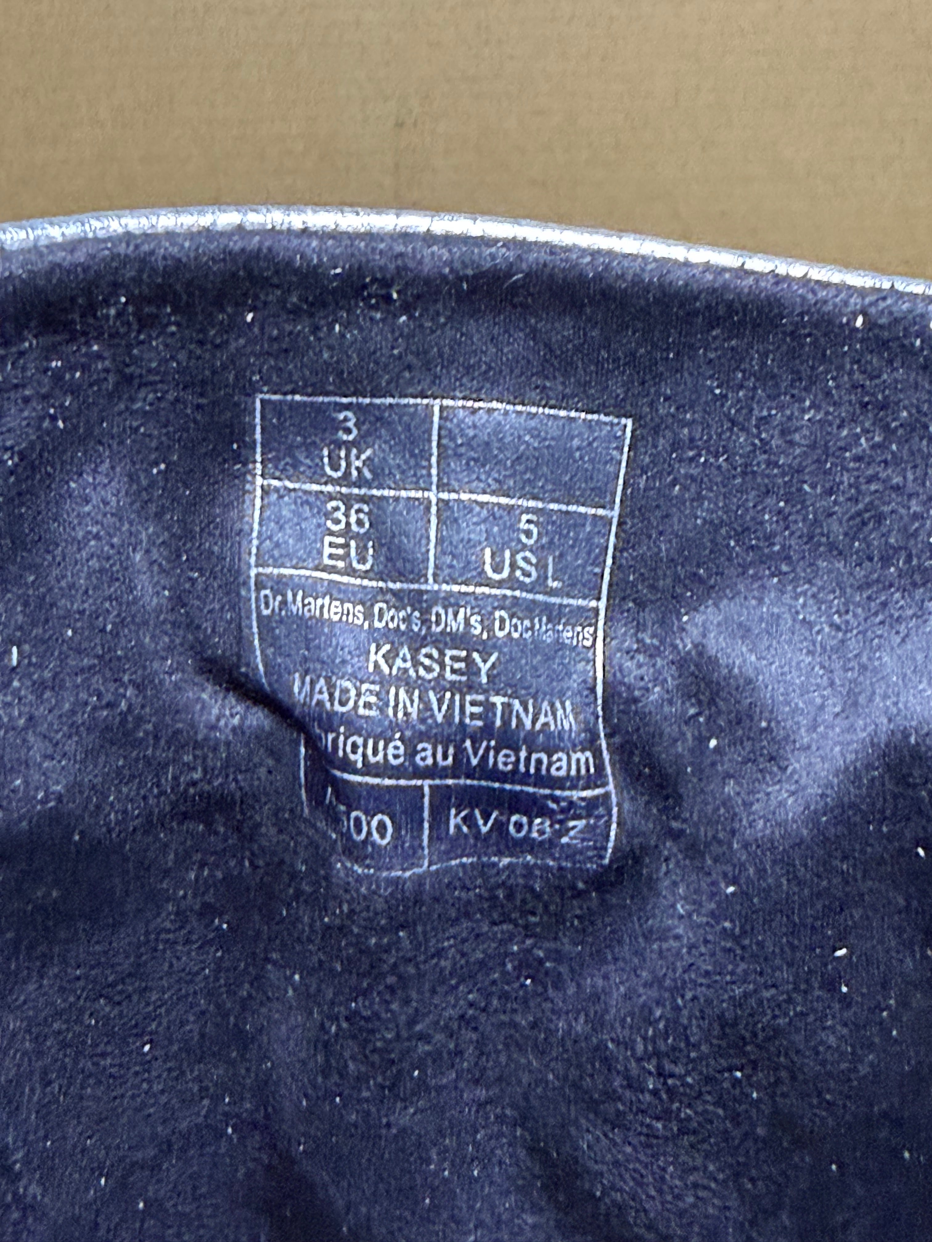 Dr. Martens Kasey Silver Metallic Slouch Heeled
Boots EU 36