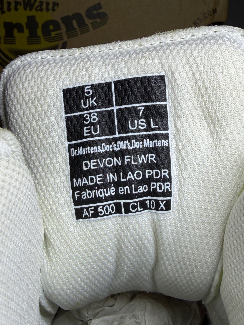 Dr. Martens Devon Flower White Pisa Leather
Platform Boots EU 38 - New in Box