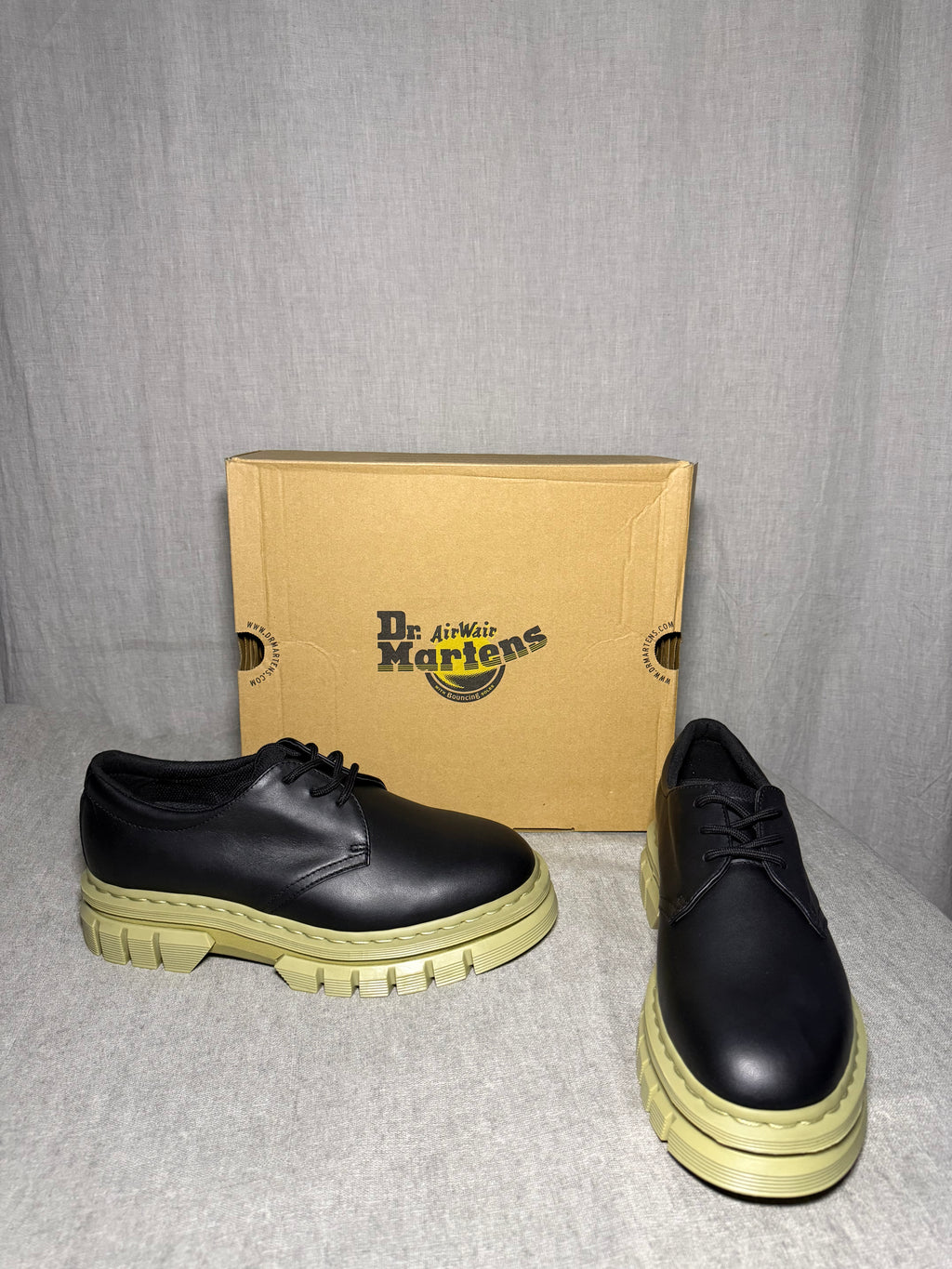 Dr. Martens Rikard 3i Platform Shoes
EU 42