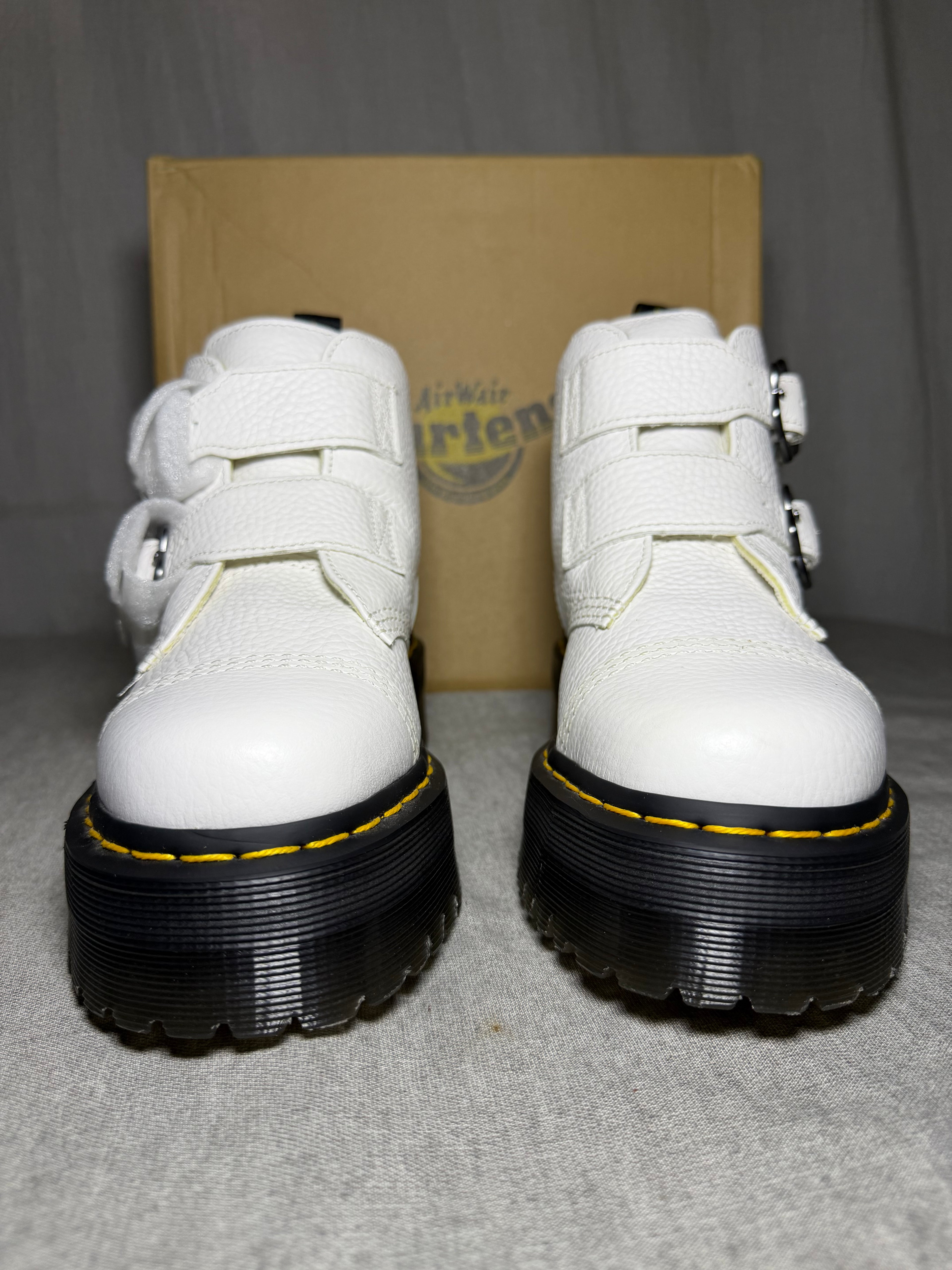 Dr. Martens Devon Flower White Pisa Leather
Platform Boots EU 38 - New in Box