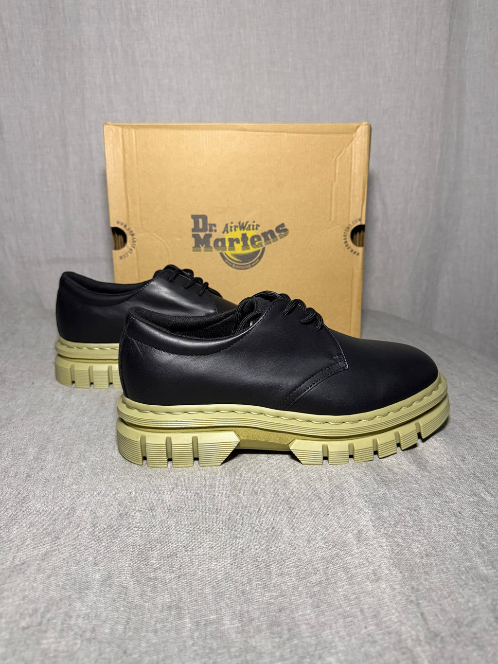 Dr. Martens Rikard 3i Platform Shoes
EU 42