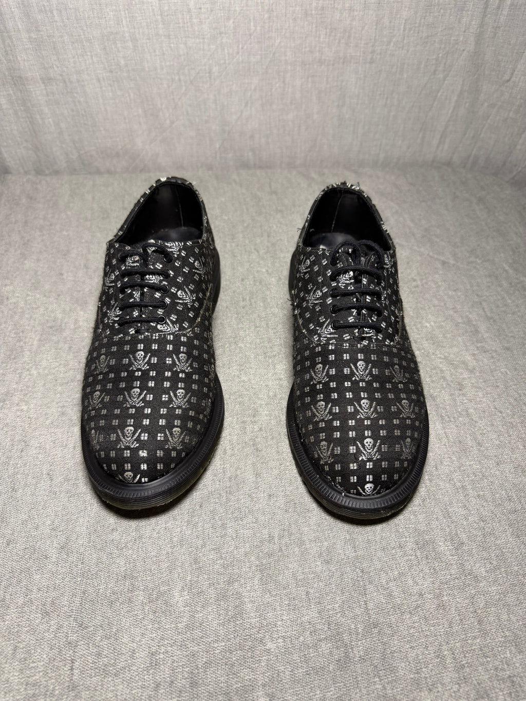 Dr. Martens Briar Skull & Crossbones Canvas
Oxford Shoes (EU 36 UK 6.5)