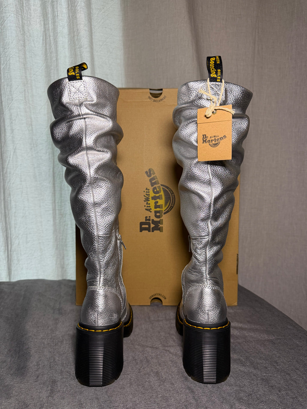 Dr. Martens Kasey Silver Metallic Slouch Heeled
Boots EU 36