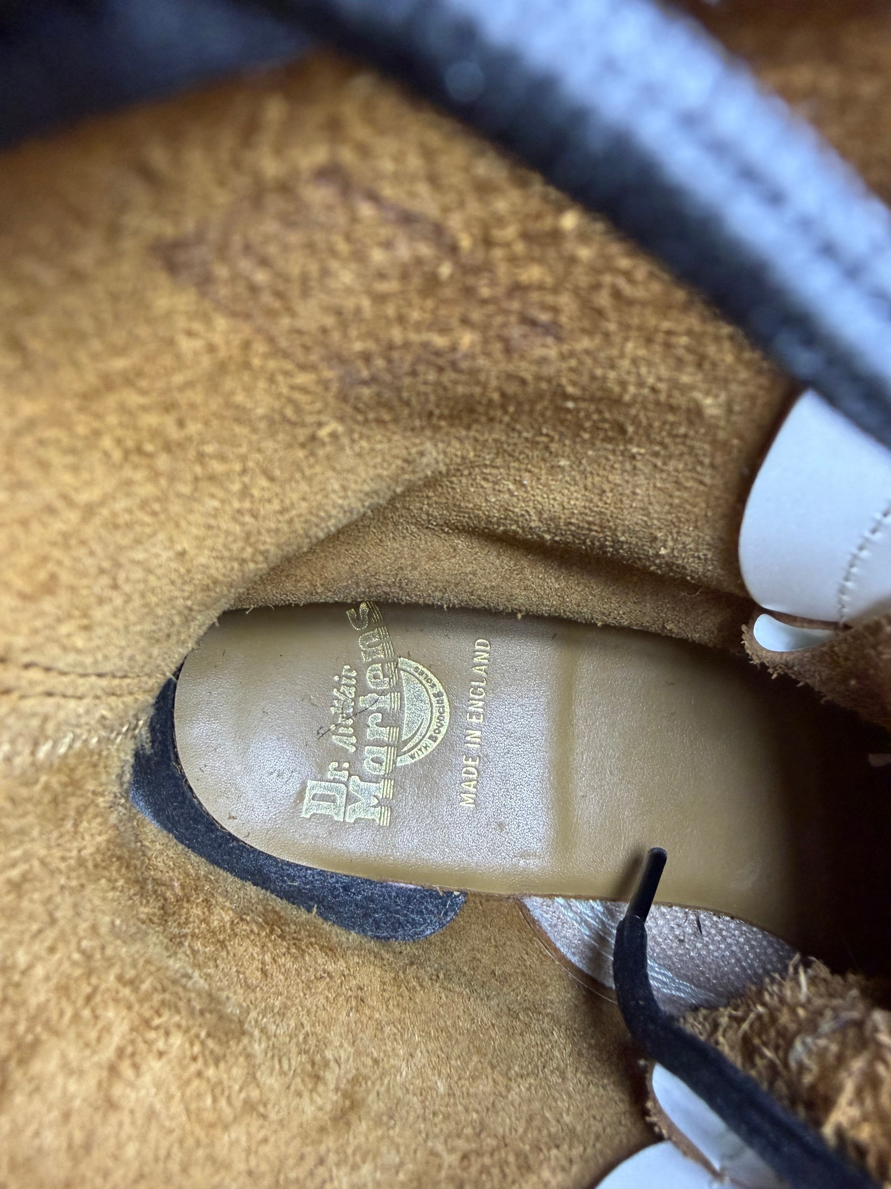 Dr. Martens 1460 Toe Cap Bex Made in England
EU 38 - Good Condition with original packaging