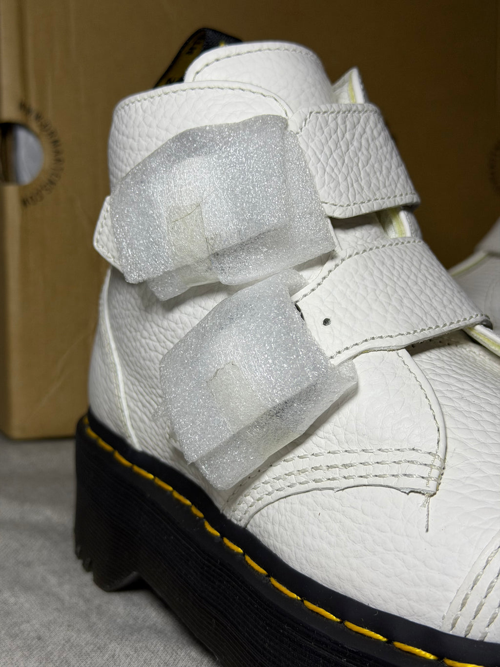 Dr. Martens Devon Flower White Pisa Leather
Platform Boots EU 38 - New in Box