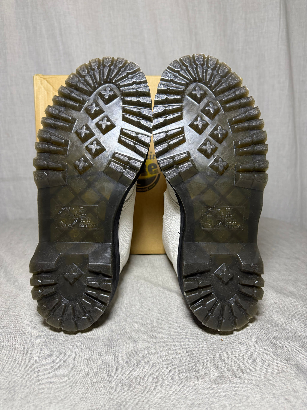 Dr. Martens Devon Flower White Pisa Leather
Platform Boots EU 38 - New in Box