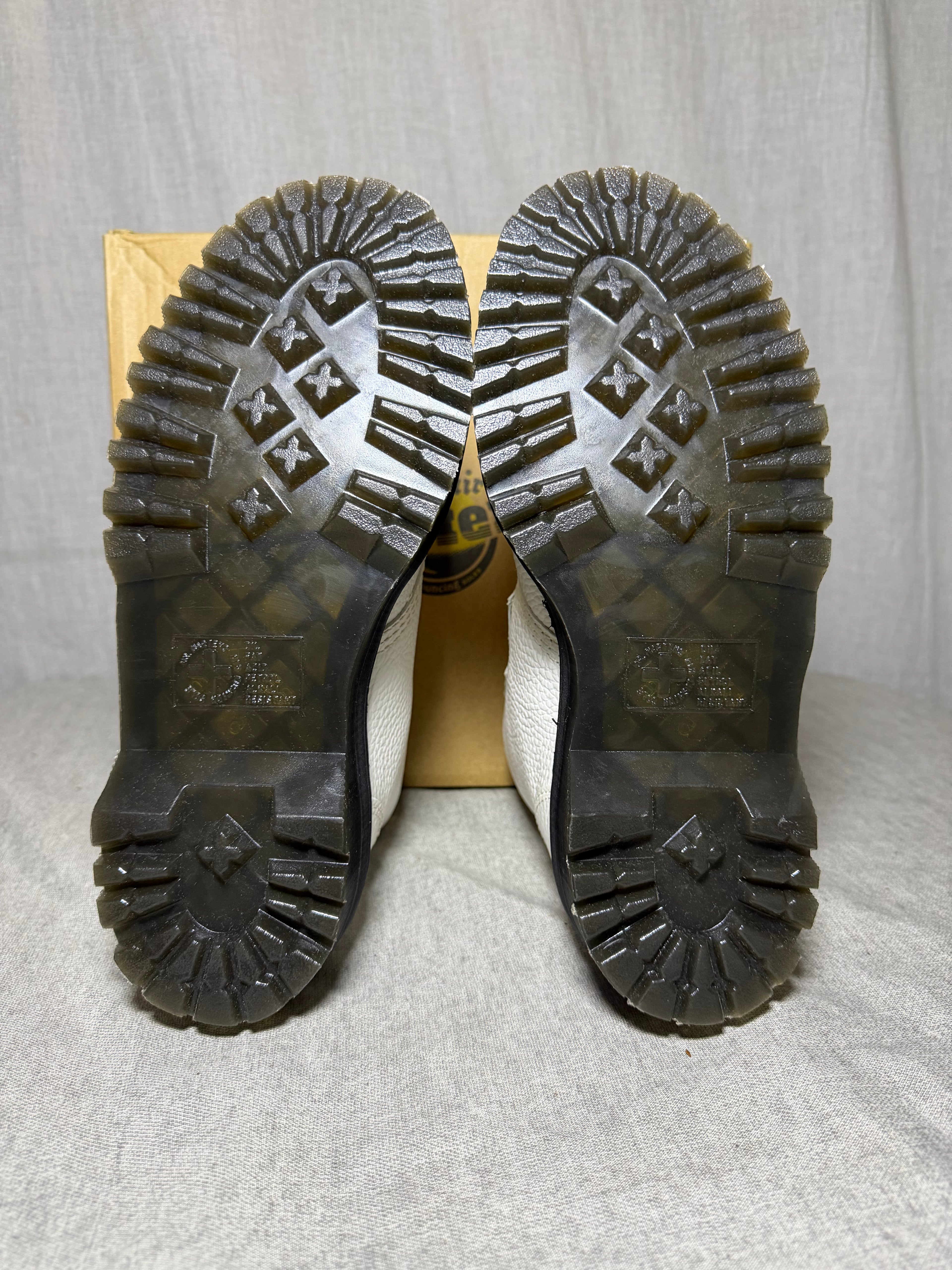 Dr. Martens Devon Flower White Pisa Leather
Platform Boots EU 38 - New in Box