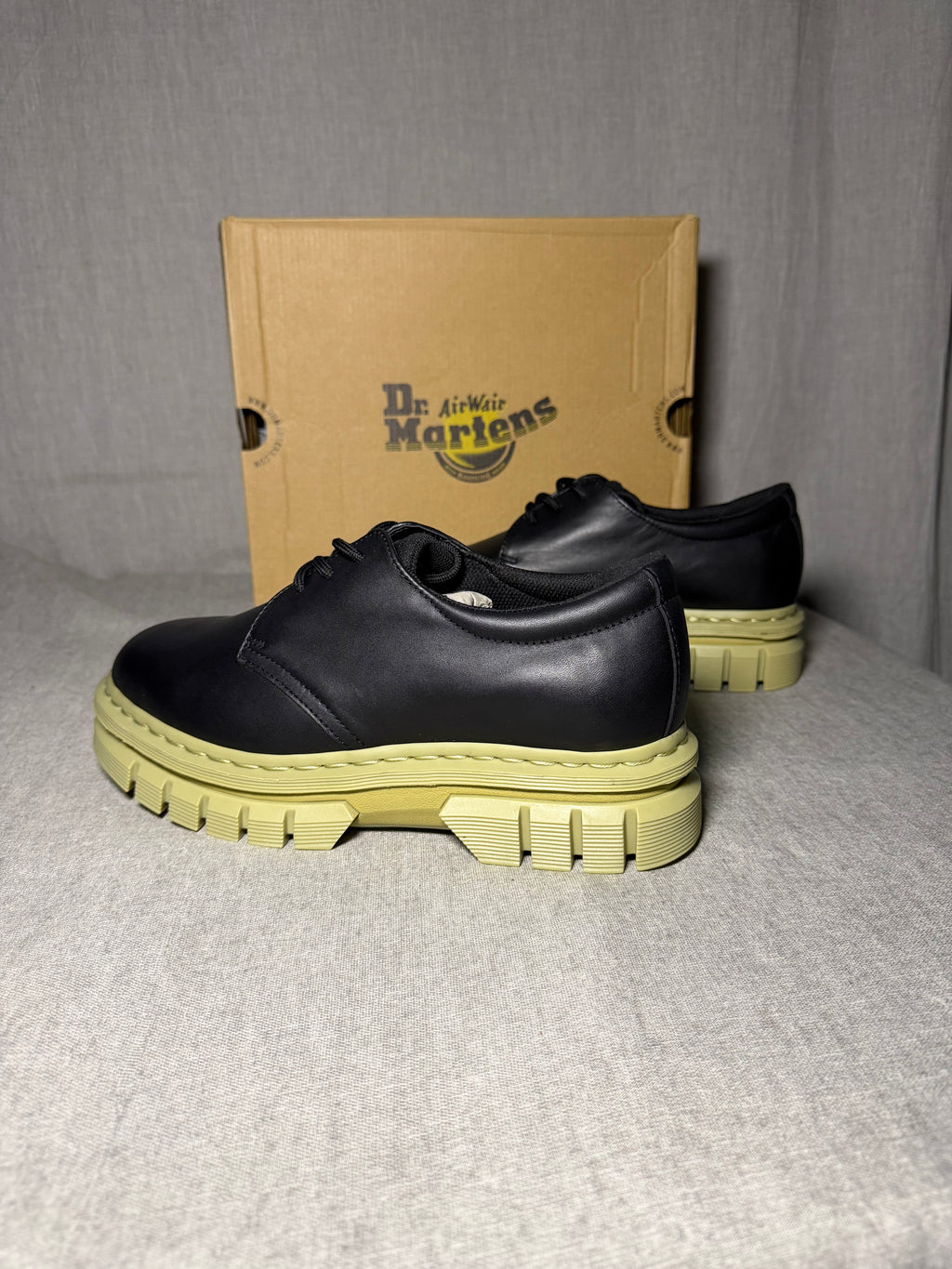 Dr. Martens Rikard 3i Platform Shoes
EU 42